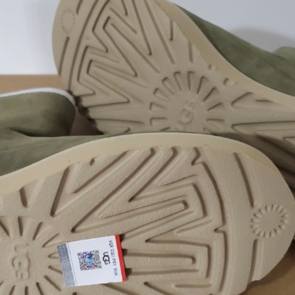 UGG Deconstructed Mini Zip Women’s Leather  Boots
Size: 10 Burnt Olive - Picture 6 of 8